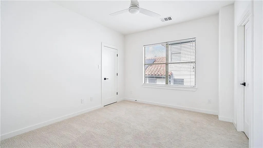 Listing Image #23