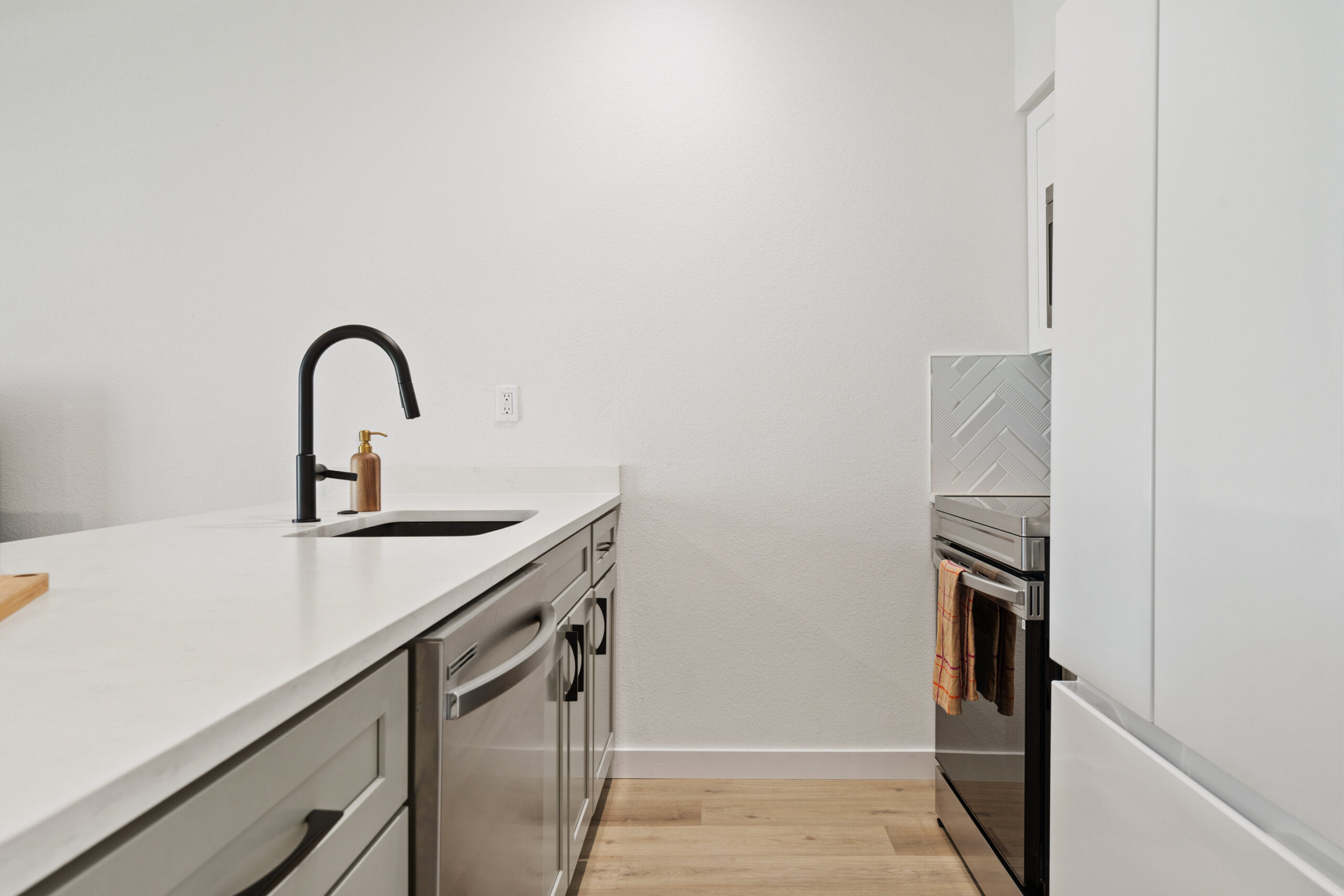 Listing Image #9